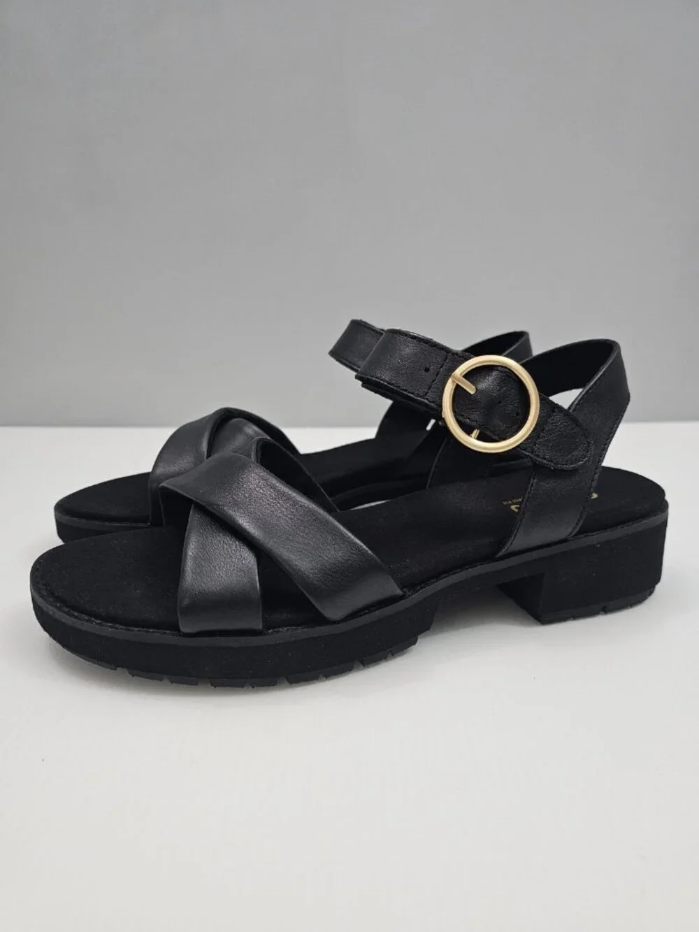 Munro Knox Sandal Womens 9.5 Black Leather Chunky Lug Sole Platform Comfort